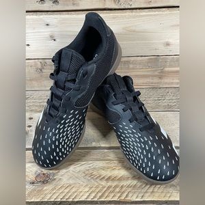 Adidas Predator Freak .4 Shoes Low Men’s Size 6 Black White Athletic Sneakers